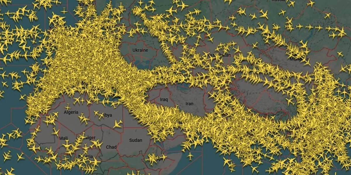 Volare tra le guerre costaLe compagnie aeree devono studiare deviazioni e rotte più lunghe per i loro voli, tra ritardi, cancellazioni, aumenti dei biglietti e più inquinamento