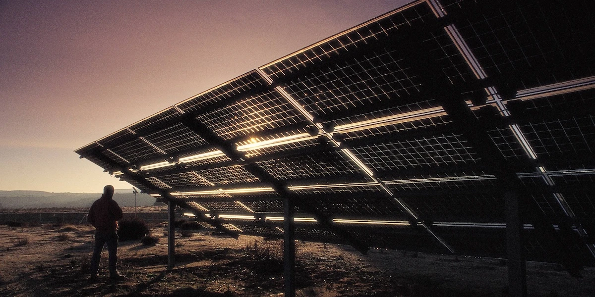 1 minuto faLa grande espansione del solareNell'ultimo anno sono raddoppiati gli impianti fotovoltaici nel mondo, che hanno prodotto il 7% dell'energia elettrica totale