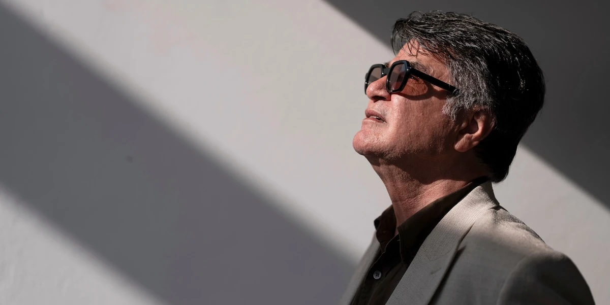 1 minuto faIl “Grande Slam del cinema” facendo i film di nascostoEsce “Un semplice incidente”, con il quale l'iraniano Jafar Panahi aveva vinto l'ultimo dei grandi festival che gli mancava, nonostante il divieto del regime