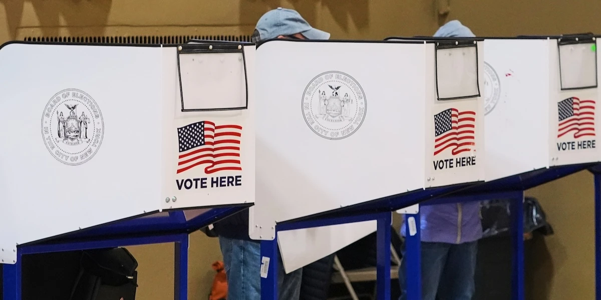 3 minuti faLe prime elezioni importanti da quando Trump è tornato in caricaOltre al sindaco di New York si vota per i governatori di due stati e molti sindaci, tra le altre cose: è un test sia per il presidente sia per i Democratici