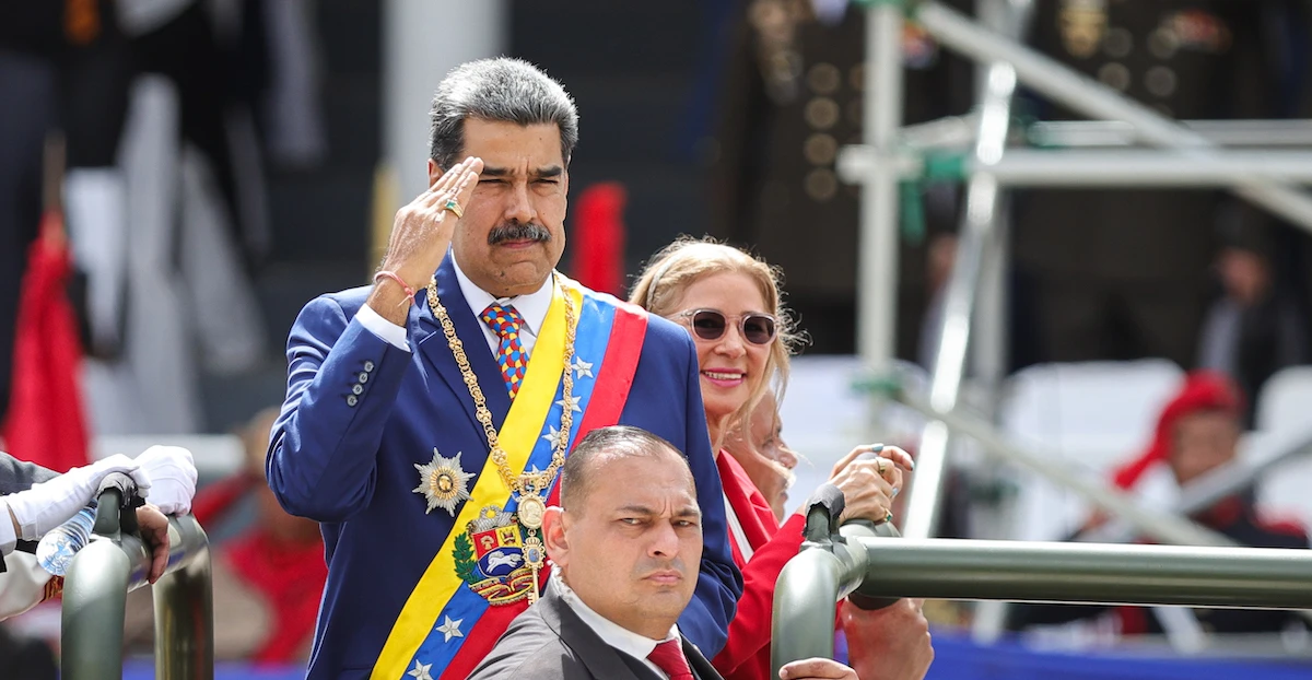 pochi secondi faCosa faranno gli Stati Uniti con tutte quelle navi da guerra in VenezuelaSta arrivando al largo del paese la più grande portaerei americana, mentre l'opposizione venezuelana ha chiesto all'esercito di disertare