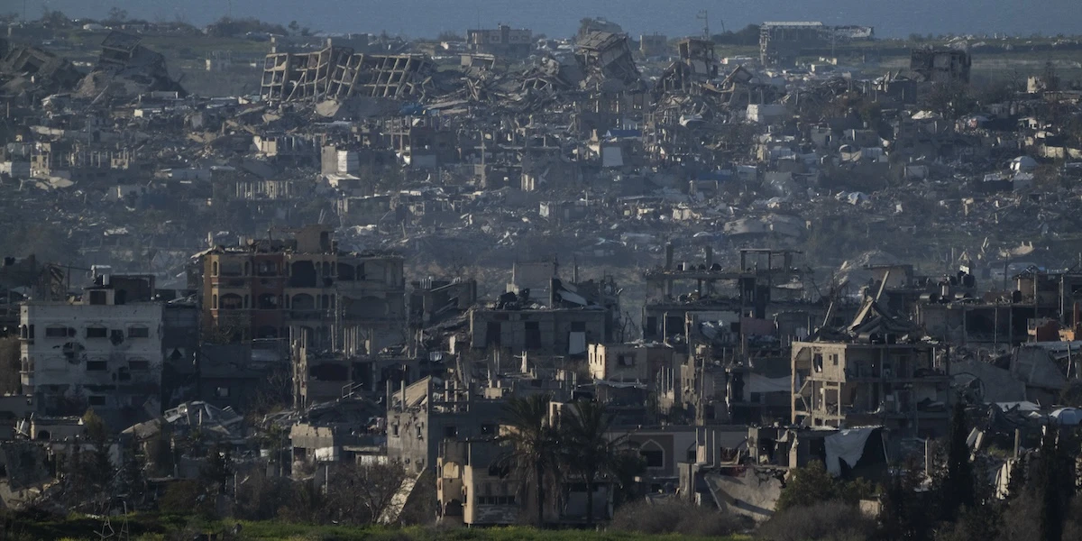 Il piano dei paesi arabi per ricostruire la Striscia di GazaÈ la risposta ai piani di Donald Trump di cacciare i palestinesi e farne una località turistica, ma dovrebbe essere approvato anche da Israele