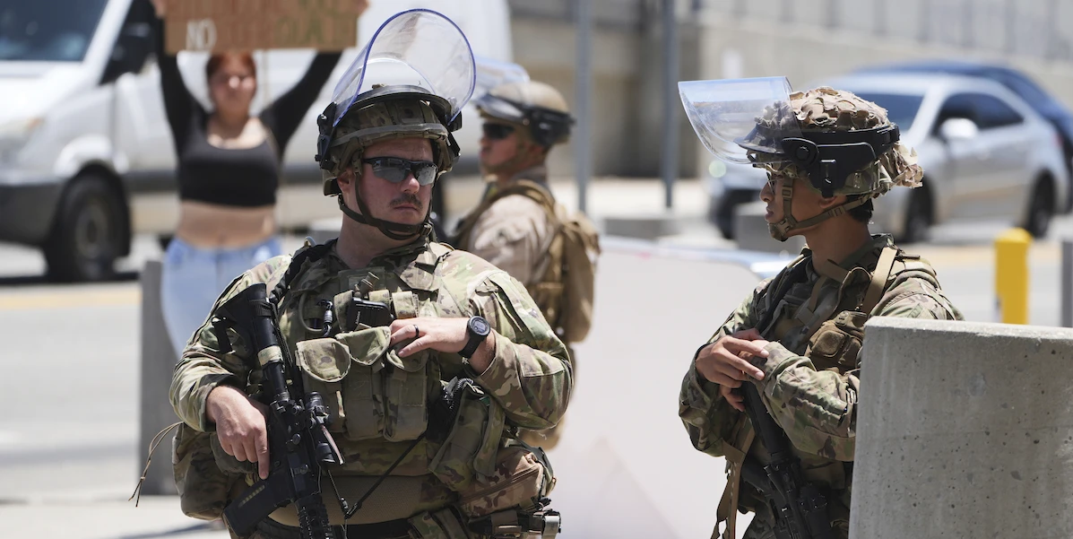 pochi secondi faIl dipartimento della Difesa degli Stati Uniti ritirerà in anticipo da Los Angeles parte dell’esercito inviato dopo le proteste