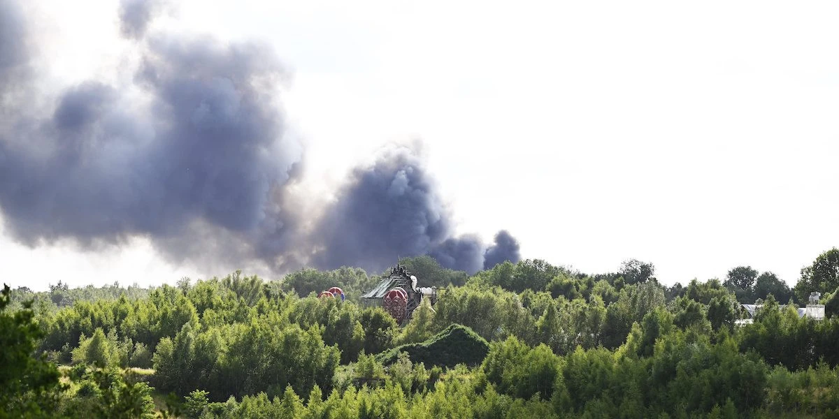 1 minuto faIl palco principale del Tomorrowland, un popolare festival di musica elettronica in Belgio, è stato gravemente danneggiato da un incendio