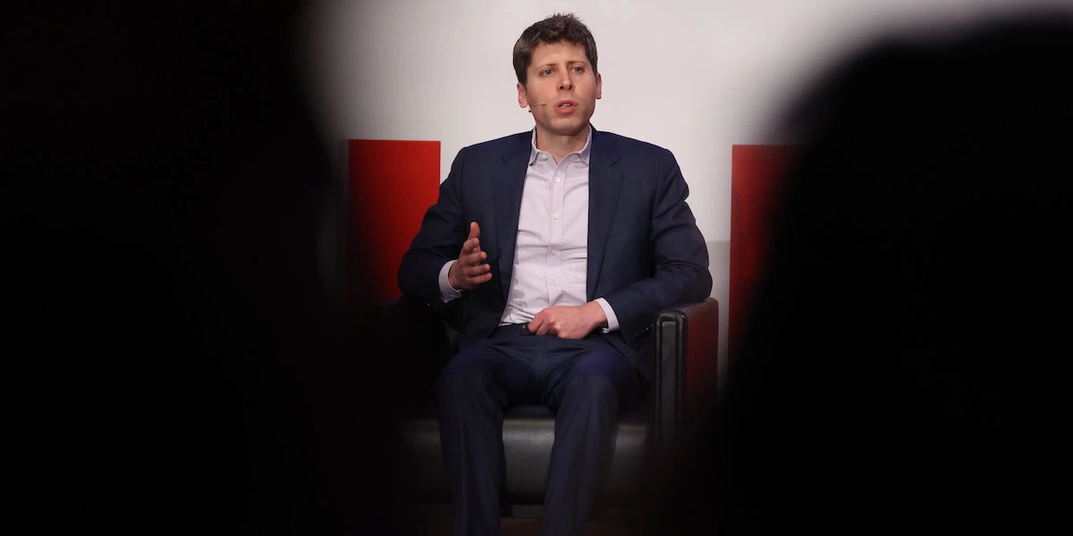 Tra OpenAI e Microsoft le cose vanno maleSecondo il Wall Street Journal l'azienda di ChatGPT sta pensando a soluzioni drastiche per sganciarsi dalla sua principale finanziatrice