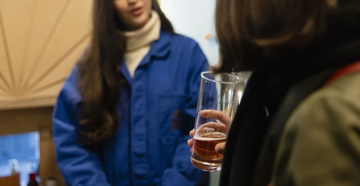 4 minuti faBere una birra senza alcol è sempre meno stranoNei pub e nei supermercati se ne trovano sempre di più, e non sono più associate soltanto a donne incinte e persone astemie