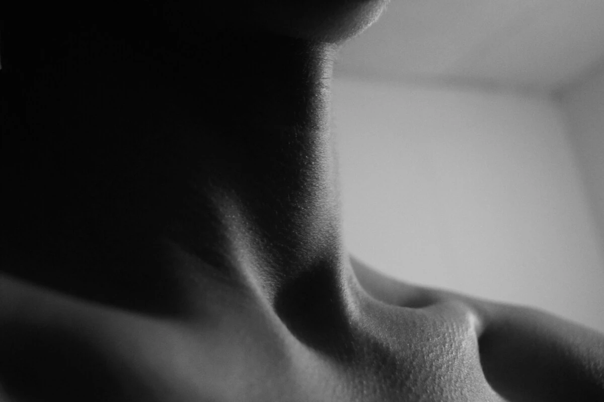 1 minuto faIl soffocamento durante il sesso è più comune e rischioso di quanto pensiateMa soprattutto tra i giovani il cosiddetto “choking” è diventato una pratica erotica diffusa