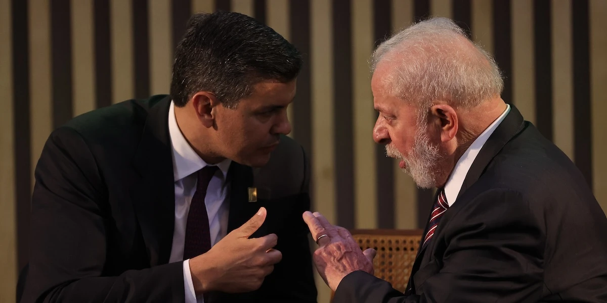 2 minuti faIl caso di spionaggio che sta facendo litigare Brasile e ParaguayÈ emerso da alcune inchieste giornalistiche e riguarda i negoziati sulla spartizione dell'energia prodotta da una grossa diga