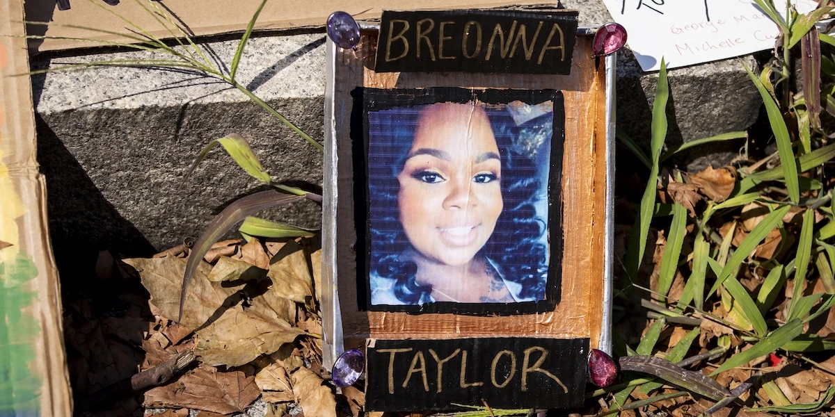 4 minuti faUn ex poliziotto statunitense è stato condannato a tre anni di prigione nel processo per l’omicidio di Breonna Taylor nel 2020
