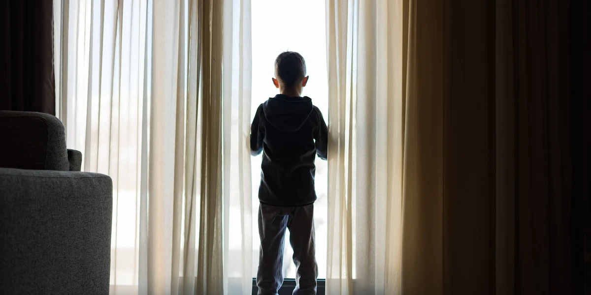 In Svezia le adozioni dall’estero sono state fatte per decenni con metodi illegaliUn rapporto commissionato dal parlamento ha scoperto bambini dichiarati morti e poi dati in adozione, documenti falsificati e altre gravi irregolarità