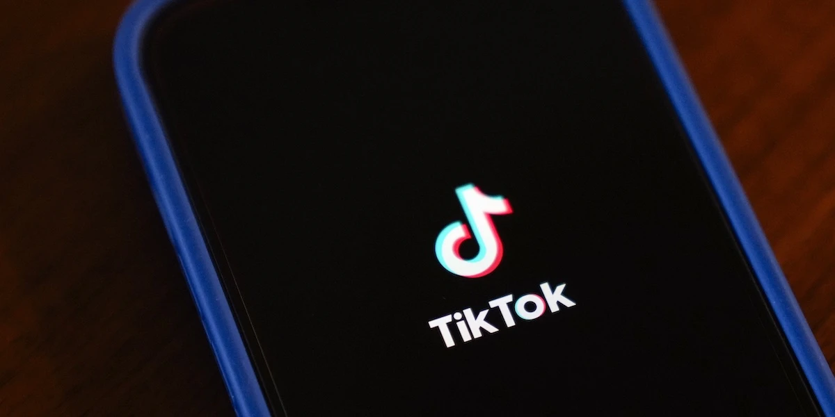 TikTok ha bloccato l’hashtag #SkinnyTok, legato a contenuti che promuovono l’anoressia