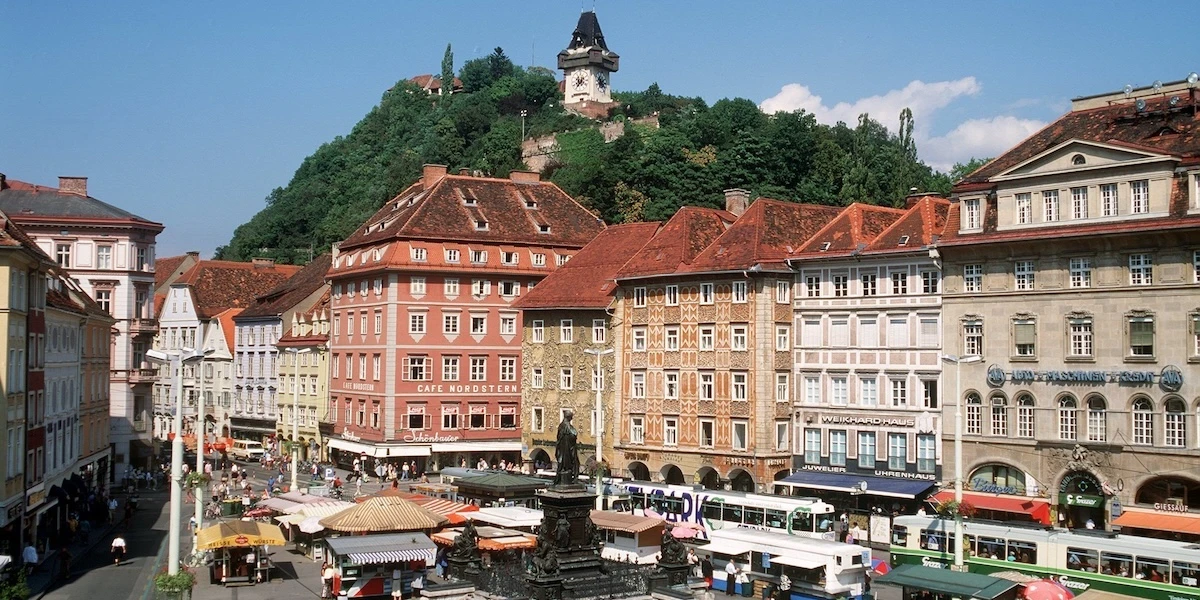 Diverse persone sono state uccise in una scuola a Graz, in AustriaUna persona ha sparato contro studenti e insegnanti: non è ancora chiaro chi sia e perché l’abbia fatto
