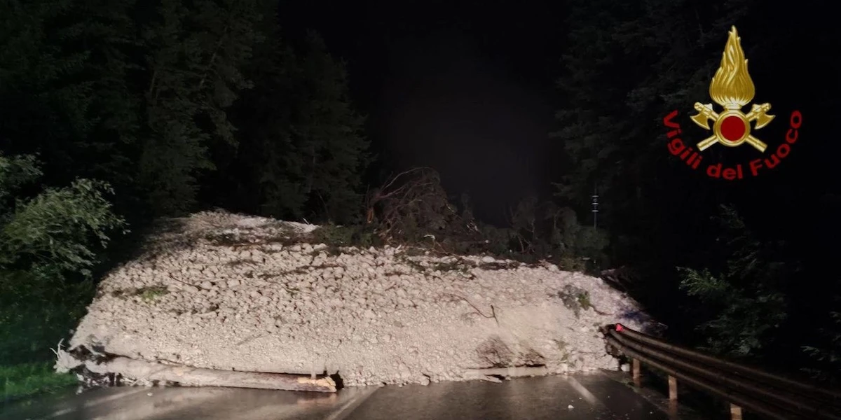 C’è stata un’altra frana a San vito di Cadore, in Veneto: è stato chiuso un tratto della statale che va da Belluno a Cortina d’Ampezzo