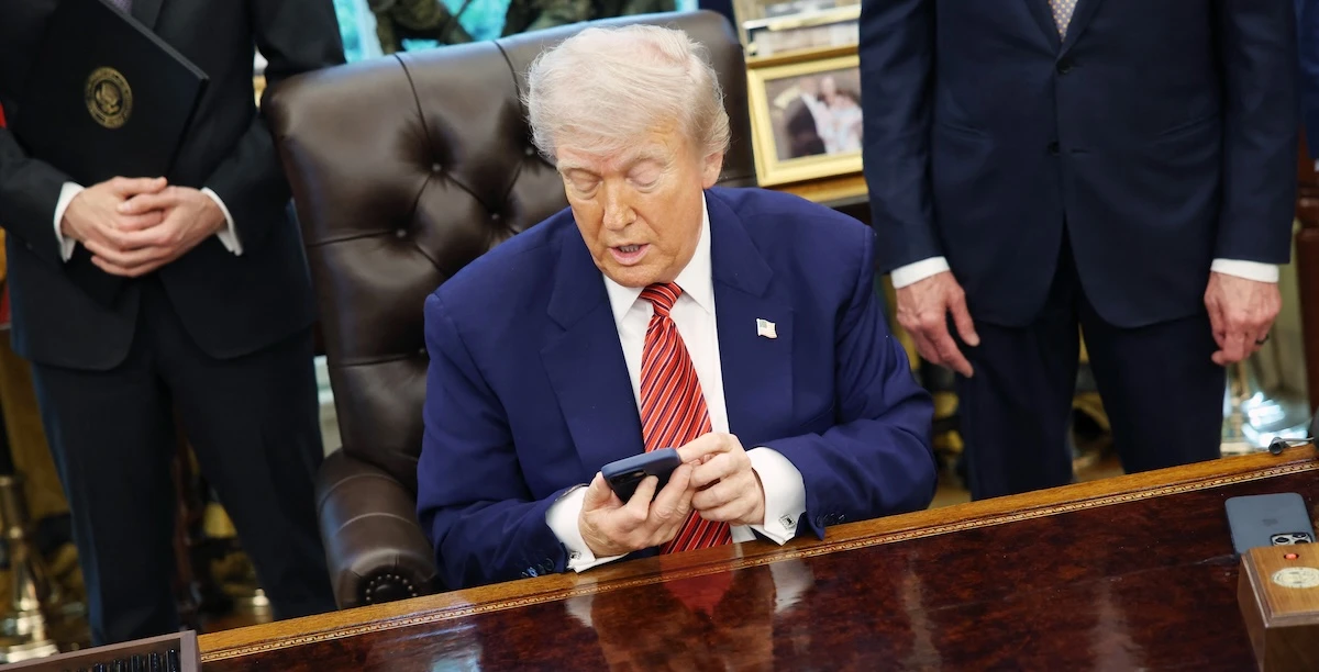 Donald Trump contro Apple, di nuovoÈ tornato a parlare di dazi sugli smartphone importati ma produrre iPhone negli Stati Uniti, come vorrebbe il presidente, è irrealistico