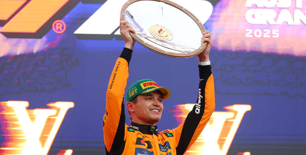 Lando Norris della McLaren ha vinto il primo Gran Premio di Formula 1 della stagioneA Melbourne, in Australia, è arrivato davanti a Verstappen e Russell, con le Ferrari di Leclerc e Hamilton rimaste indietro