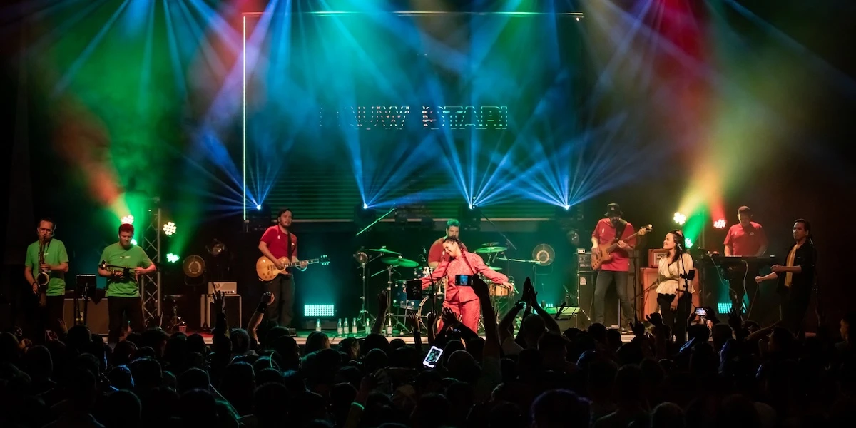 La band che va forte adesso in Groenlandia fa reggaeI Sauwestari sono diventati famosi localmente e non solo con un genere insolito nell'Artico, e una volta hanno rotto Spotify