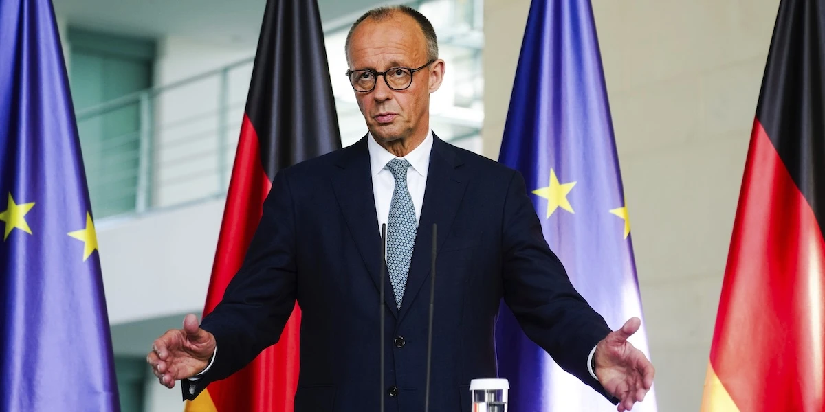 1 minuto faLa Germania organizzerà un ponte aereo di aiuti umanitari verso GazaIl cancelliere tedesco Friedrich Merz lo ha annunciato criticando in modo molto duro e insolito Israele