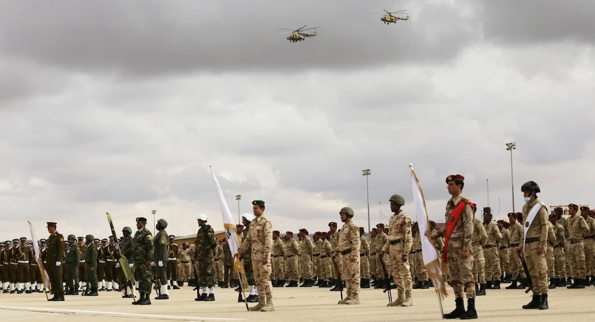 3 minuti faChe cosa sappiamo dei soldati libici addestrati nelle basi italianeFanno parte di due unità delle forze militari del generale Haftar, ma probabilmente non della brigata più importante: quella guidata dal figlio Saddam