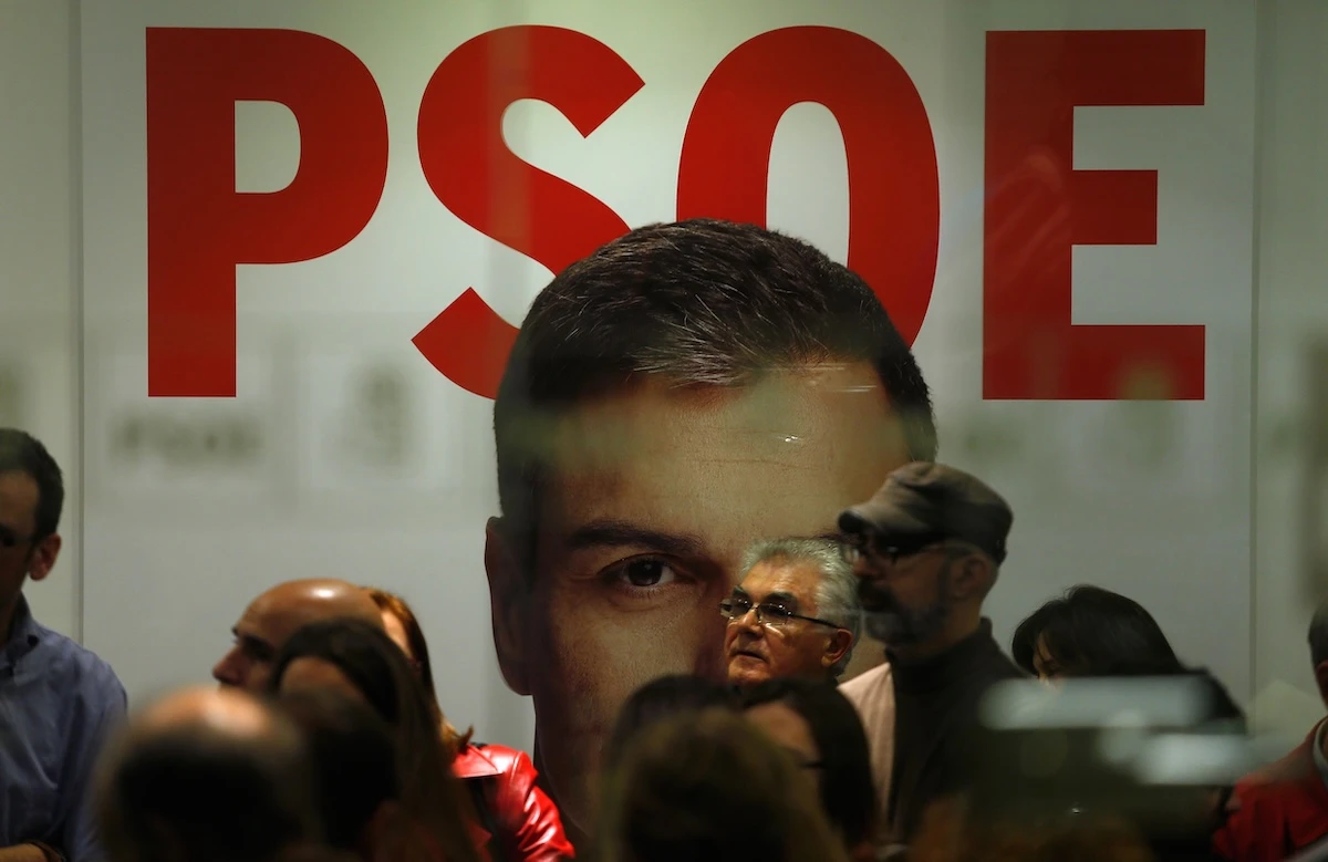 1 minuto faLa sede del Partito Socialista spagnolo è stata perquisita nell’ambito di un’inchiesta su presunti finanziamenti illeciti
