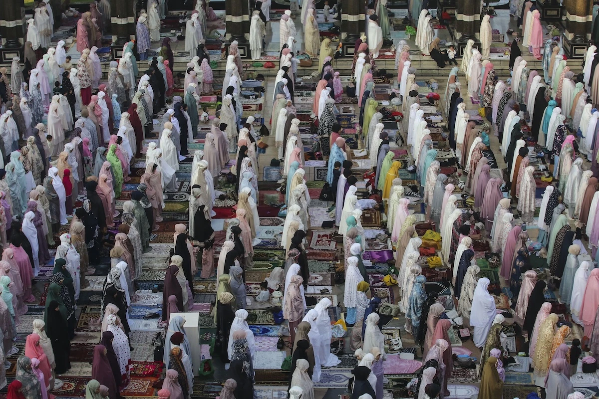 4 minuti faL’Eid al-Adha, in fotoIn tutto il mondo i fedeli musulmani celebrano una delle più importanti ricorrenze per l'Islam, la festa del sacrificio