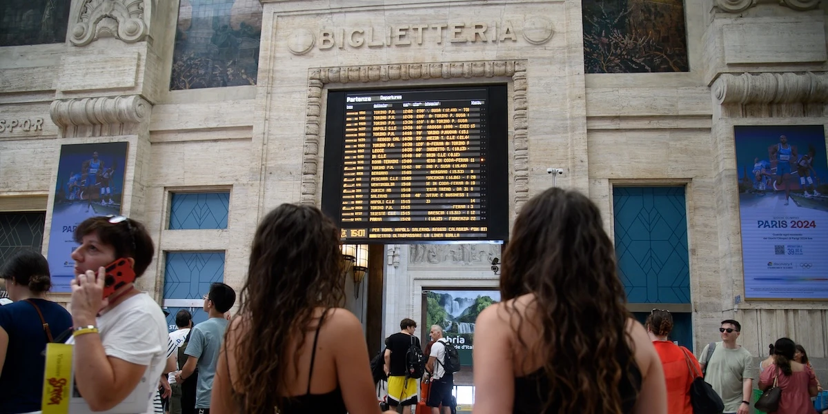 1 minuto faSono tornati regolari i tempi di percorrenza dei treni ad alta velocità tra Milano e Roma