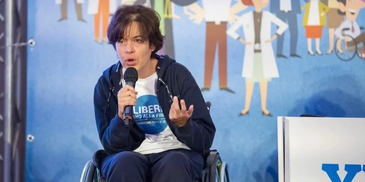 La giornalista Laura Santi dice che dovrà andare in Svizzera per accedere al suicidio assistitoHa spiegato che finora nella sua regione le è stato impossibile nonostante ne abbia diritto: «Ho bisogno di morire presto»