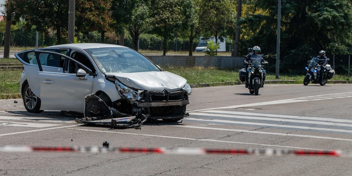 2 minuti faSono stati fermati a Milano quattro ragazzi accusati di aver investito una donna a bordo di un’auto rubata
