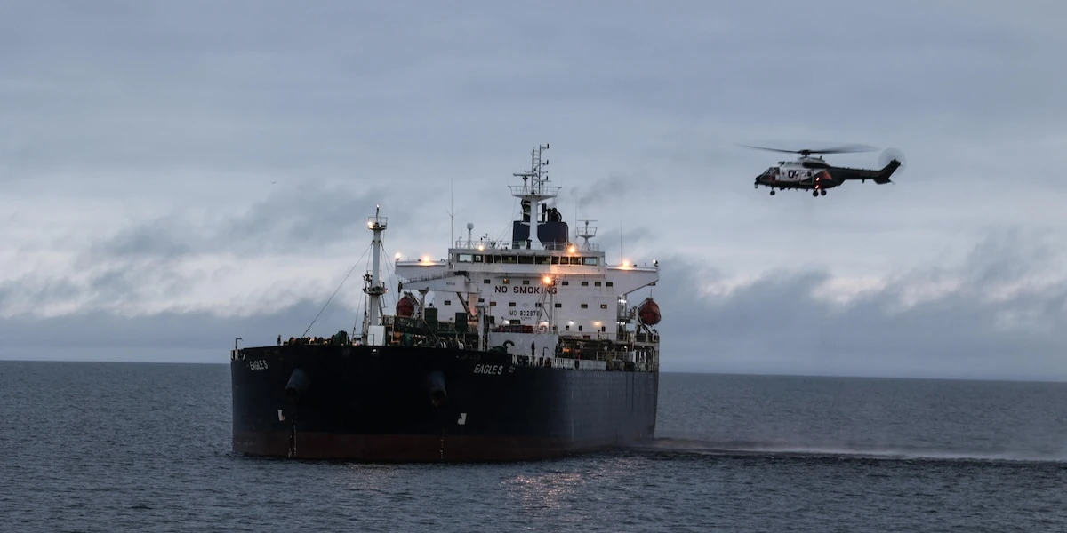 4 minuti faLa Finlandia ha accusato di vandalismo i comandanti della nave Eagle S, sospettata di aver danneggiato cinque cavi sottomarini nel Baltico