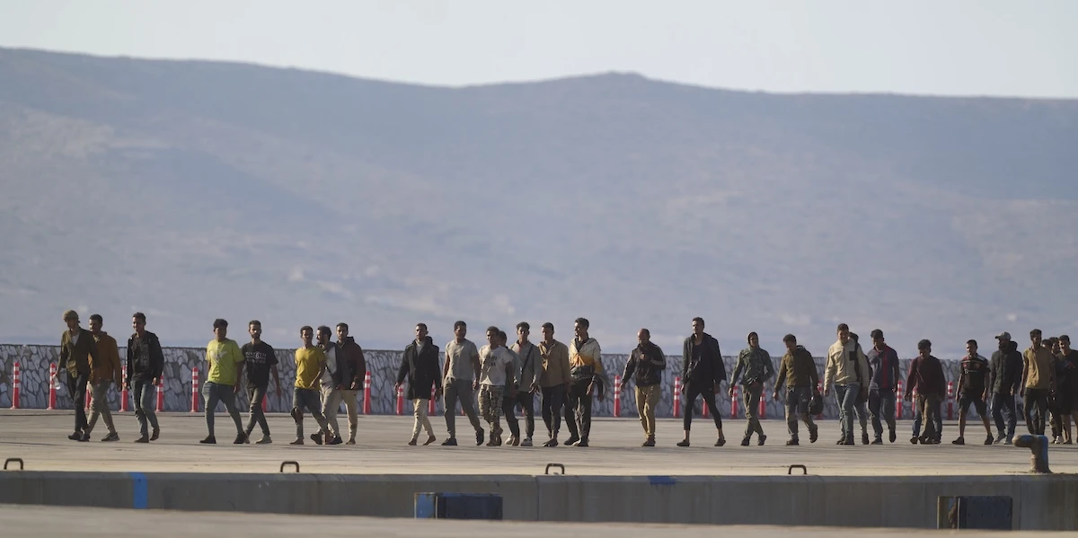 pochi secondi faLa Grecia contro i migranti, di nuovoLa sospensione delle richieste d’asilo decisa dal governo di Mitsotakis ha molti precedenti, e non sorprende più nessuno