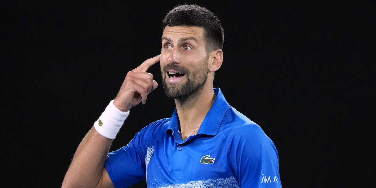 Novak Djokovic ha ottenuto le scuse che pretendeva da un noto giornalista australianoTony Jones gli aveva dedicato dei cori sarcastici e lui non l'aveva presa per niente bene, arrivando a rifiutare le interviste post partita