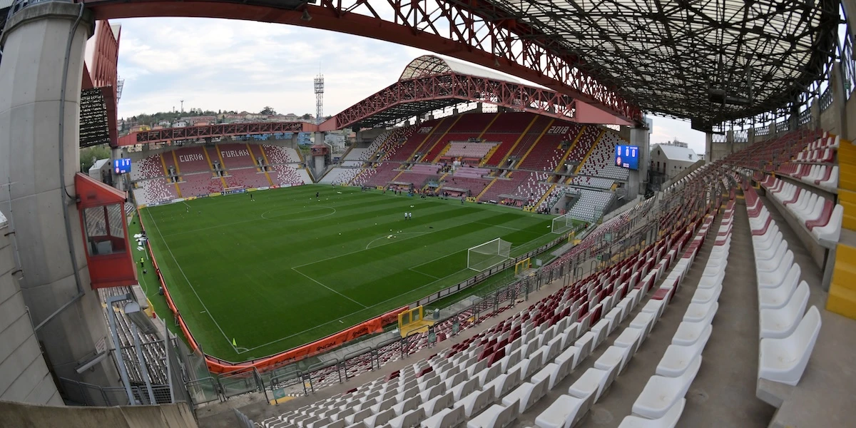 4 minuti faLa Triestina è stata comprata da una criptovalutaLa fondazione Dogecoin è la nuova principale azionista della squadra di calcio di Trieste, reduce da anni di crisi