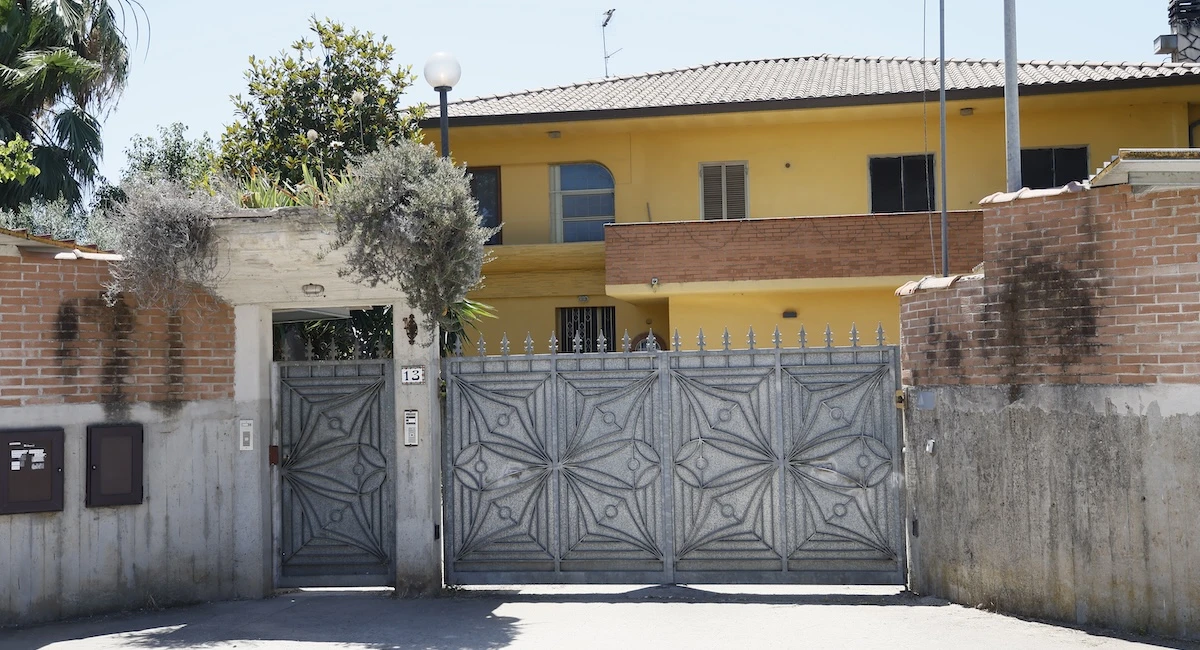 Un anno dopo la morte di Satnam Singh, a Latina è tornato tutto come primaIl lavoro in nero è di nuovo molto diffuso, e anzi molte aziende per sfuggire ai controlli stanno attuando nuove forme di sfruttamento più sofisticate