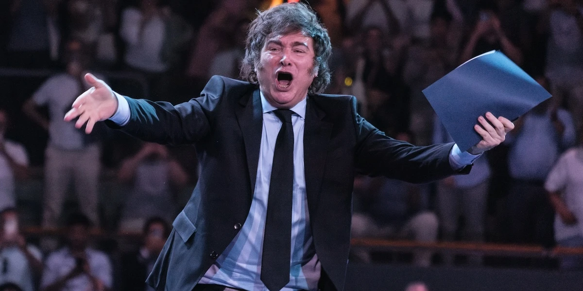 Il presidente argentino Javier Milei ha annullato il divieto per i civili di acquistare armi semiautomatiche