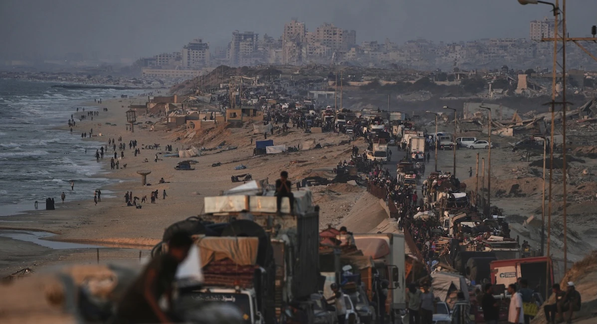 1 minuto faL’esodo forzato dalla città di GazaL'esercito israeliano ha detto che è «l'ultima possibilità» per i palestinesi di spostarsi verso sud, dove però le condizioni sono insostenibili