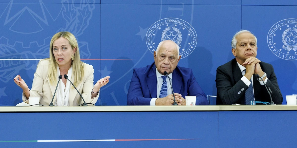 pochi secondi faGiorgia Meloni ha detto di non essere più indagata per la liberazione del capo della polizia libica Almasri, per cui restano indagati i ministri Nordio e Piantedosi