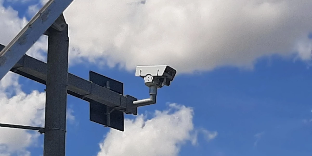 pochi secondi faPerché è iniziato un censimento di tutti gli autovelox in ItaliaPer poter fare le multe, i comuni dovranno indicare la posizione e i dati di tutti i loro autovelox sul sito del ministero dei Trasporti