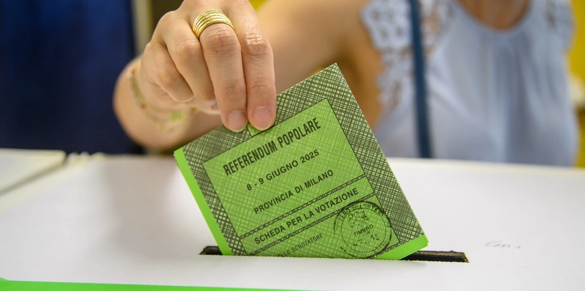 Sono le ultime ore per votare ai referendumQuelli sul lavoro e sulla cittadinanza, con i seggi aperti fino alle 15: le notizie man mano che arrivano
