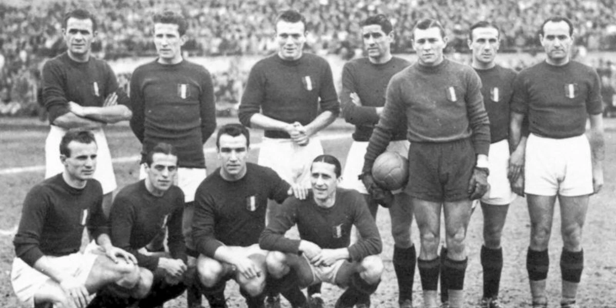 2 minuti faLa prima Serie A di calcio dopo la Seconda guerra mondialeTornarono “Milan”, “Inter” e “Genoa”, e siccome gli spostamenti erano difficili fecero due gironi