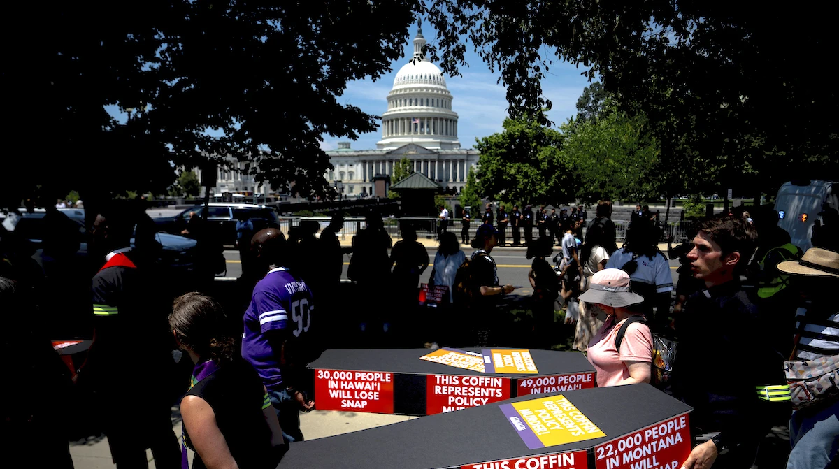 2 minuti faI Democratici non sono per niente contenti di come sta finendo lo shutdownLo stavano sfruttando per indebolire Trump e i Repubblicani, e stava funzionando: poi otto senatori hanno ceduto alle pressioni