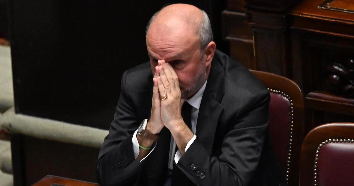 pochi secondi faÈ stato sciolto il gruppo di esperti sui vaccini in cui erano stati nominati due scettici sui vacciniLo ha deciso il ministro della Salute Schillaci dopo giorni di polemiche: ora il comitato andrà rinominato