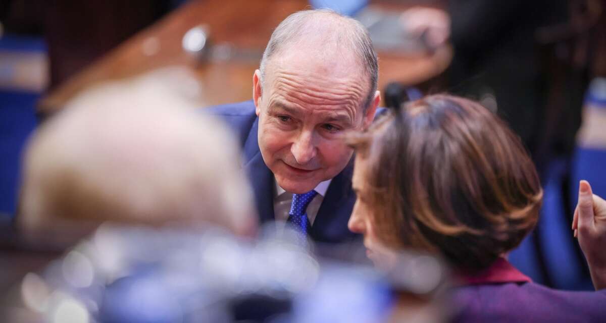 Micheál Martin, del partito centrista Fianna Fáil, è il nuovo primo ministro irlandese