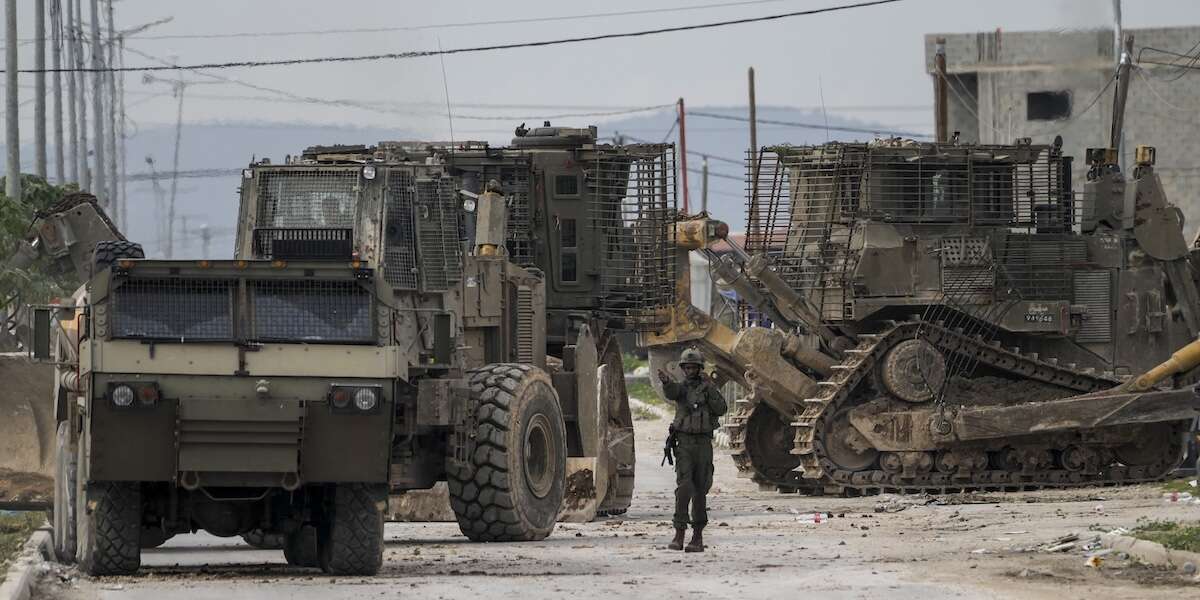 L’esercito israeliano ha circondato un ospedale a Jenin, bloccando le ambulanze, nel secondo giorno di operazioni in Cisgiordania