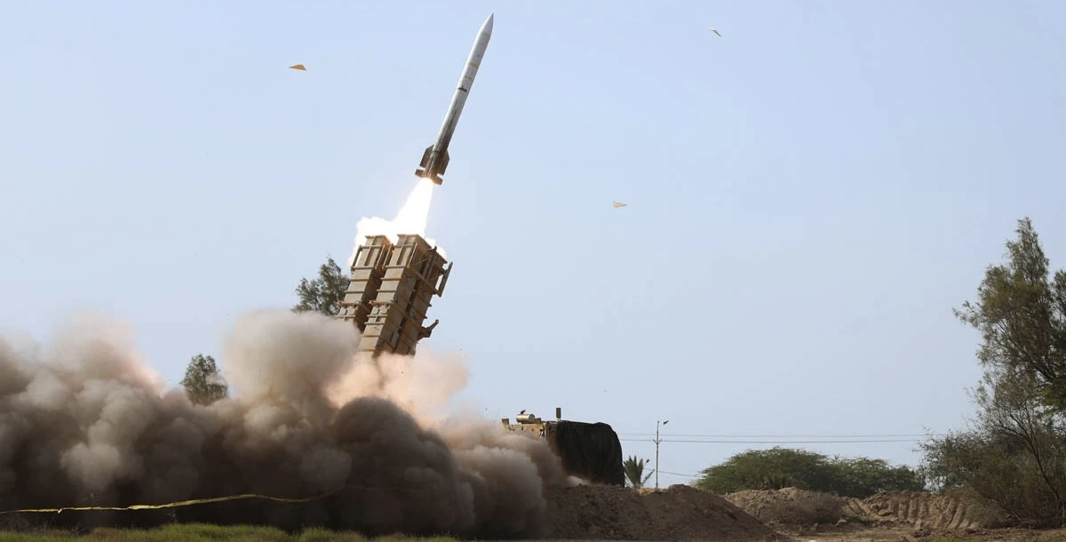 Cosa sono e come funzionano questi missili balisticiCioè quelli che l'Iran ha lanciato contro Israele: hanno gittata e velocità elevate, ma sono estremamente imprecisi
