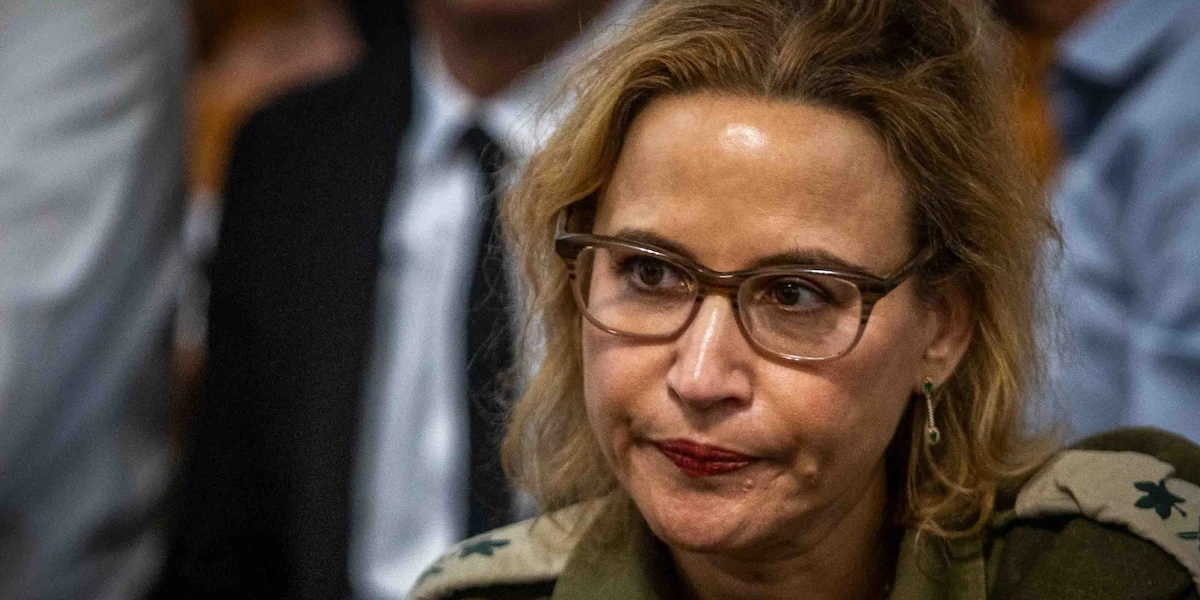 1 minuto faL’avvocata generale dell’esercito israeliano, che aveva diffuso il video della tortura di un detenuto palestinese, è stata arrestata