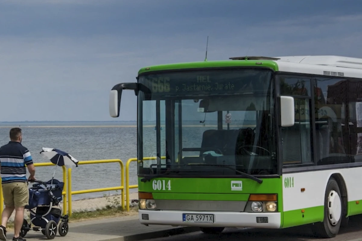 3 minuti faIn Polonia torna l’autobus “per l’inferno”Cioè la linea 666, che porta alla località marittima di Hel, e che negli anni ha sollevato perfino accuse di satanismo