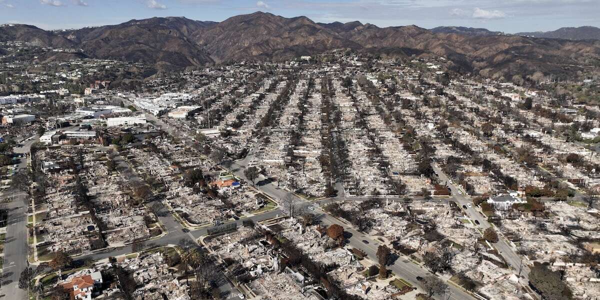 Il cambiamento climatico ha aumentato le probabilità che a Los Angeles avvengano incendi disastrosiLo dice un primo studio di attribuzione sulle condizioni meteorologiche che hanno contribuito alla diffusione di quelli di gennaio