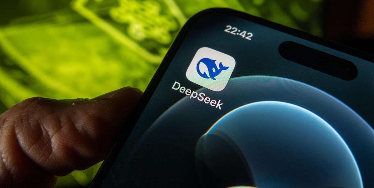 Cosa può cambiare con DeepSeek?Qualcuno parla di rivoluzione, di bolla che scoppia e di una nuova “corsa all'intelligenza artificiale” tra Stati Uniti e Cina, altri invitano alla cautela: capiamoci qualcosa