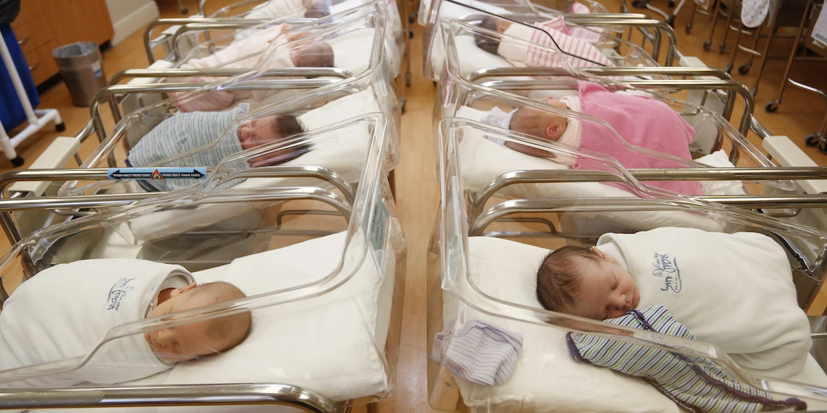 È più originale chiamarla Isabel o Martina?Liam o Carlo? La risposta – come in generale le classifiche dei nomi dati ai neonati negli ultimi anni – potrebbe sorprendervi