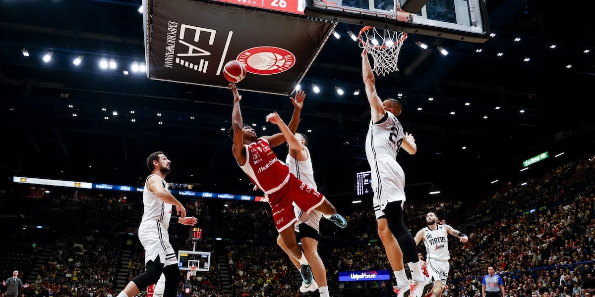 L’ennesima Virtus Bologna-Olimpia Milano, ma diversaÈ stata per quattro anni consecutivi la finale per lo Scudetto nel basket, questa volta no e ci un po' di motivi