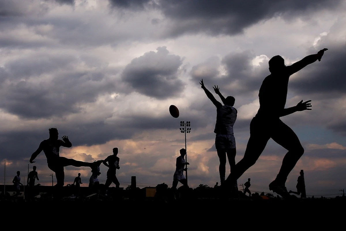 4 minuti faIl mondo è pieno di footballSono tanti, non solo quello americano e quello che noi chiamiamo calcio: hanno tutti un'origine comune e in uno l'Italia sta per giocare i Mondiali
